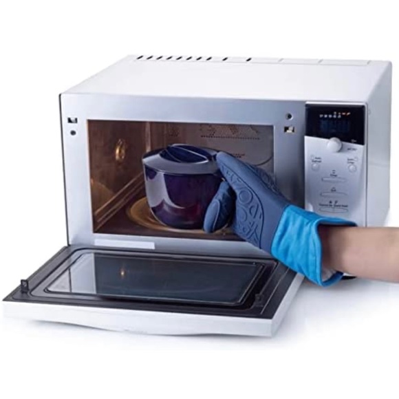 Tupperware silicone oven glove - Picture 1 of 4